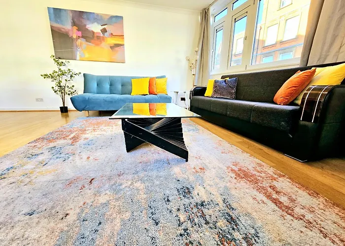 Bright & Spacious Home In Building With Lift, Right Next To Bayswater Station - Walk To Kensington Palace, Hyde Park, Little Venice & Notting Hill
